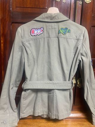 Chaqueta militar caqui mujer