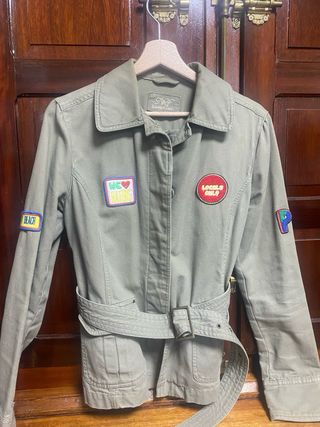 Chaqueta militar caqui mujer