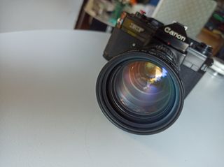 Canon EF con zoom 35-105mm + filtro Skylight