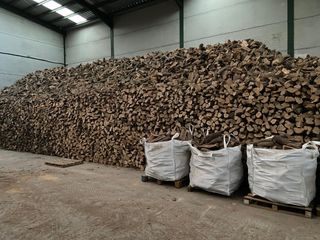 Leña para chimenea o barbacoa