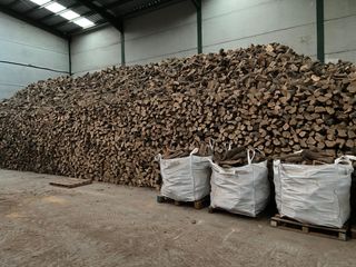 Leña para chimenea o barbacoa