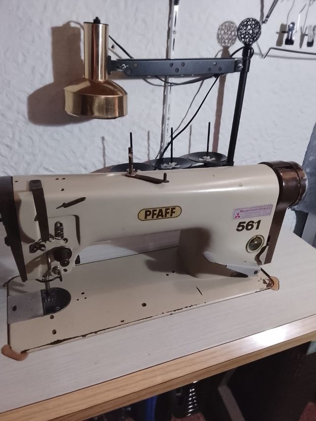 Máquina de coser Pfaff 561