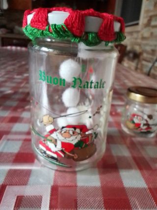 Vasetti decorati natalizi. Vetro,