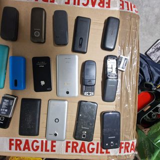 Lotto 10 cellulari vintage Samsung e altri
