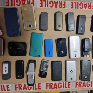 Lotto 10 cellulari vintage Samsung e altri