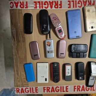 Lotto 10 cellulari vintage Samsung e altri