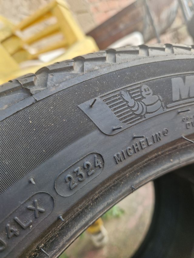 Neumáticos Michelin 235/45/17