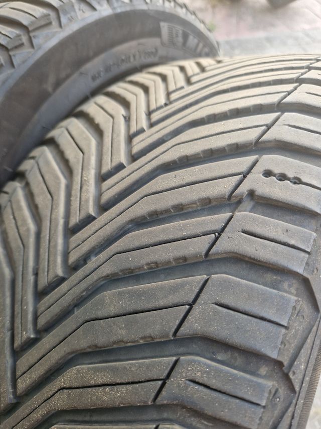 Neumáticos Michelin 235/45/17