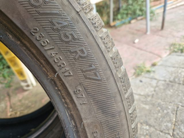 Neumáticos Michelin 235/45/17