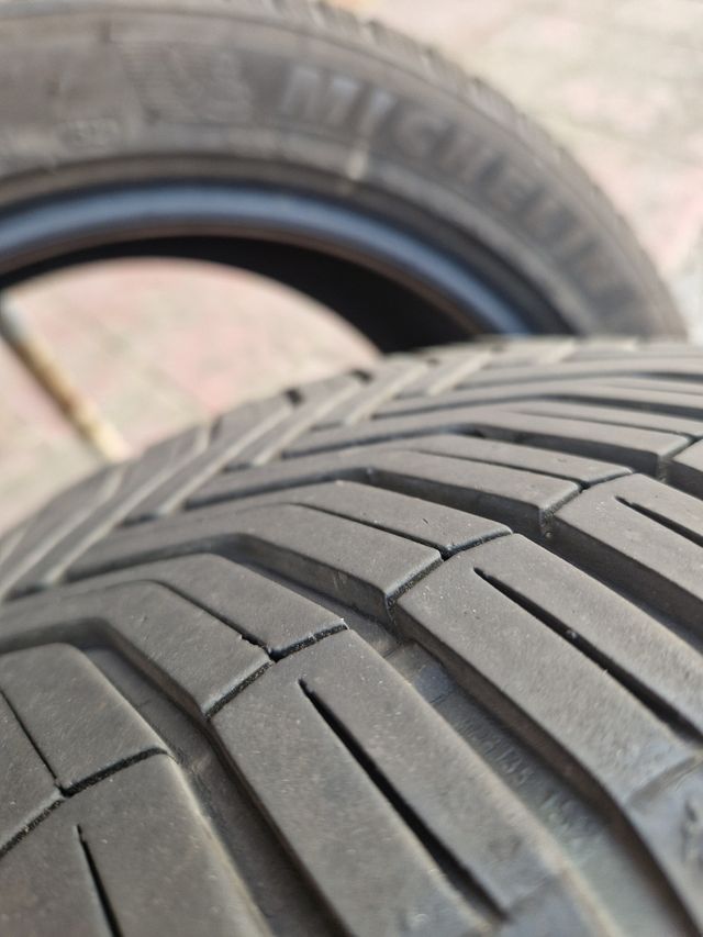 Neumáticos Michelin 235/45/17