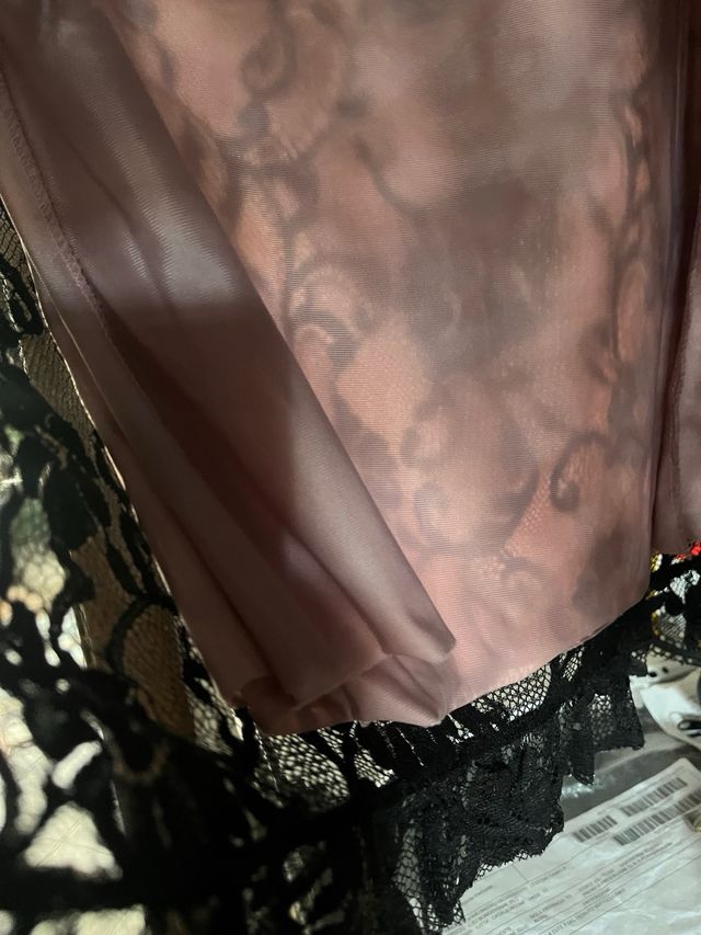 Gonna in pizzo nero e rosa