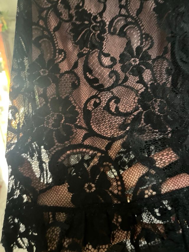 Gonna in pizzo nero e rosa