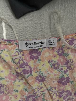 Vestido estampado floral Stradivarius XS