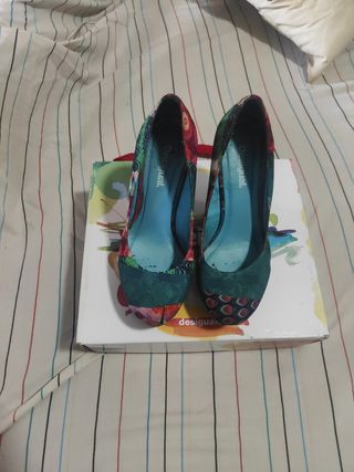 Zapatos Desigual Mujer Talla 37 pequeña.