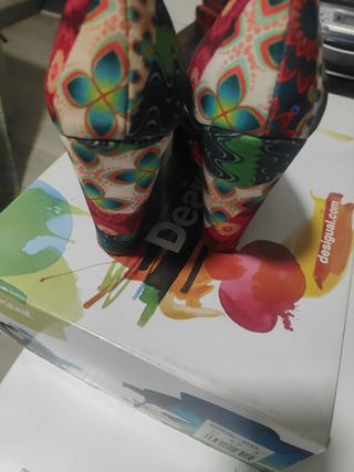 Zapatos Desigual Mujer Talla 37 pequeña.