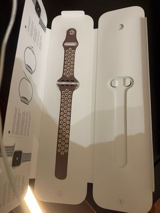 Apple Watch Series 4 Nike Plata