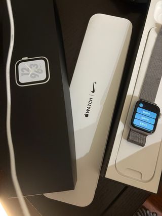 Apple Watch Series 4 Nike Plata