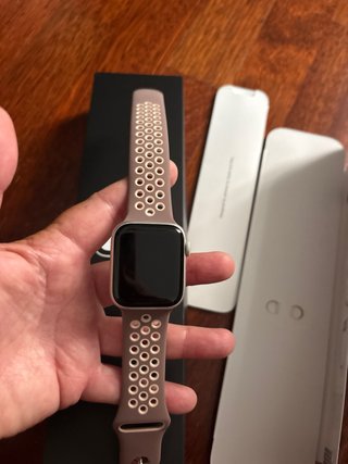 Apple Watch Series 4 Nike Plata