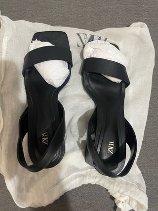 Sandalias Zara Tacón Bajo Talla 35
