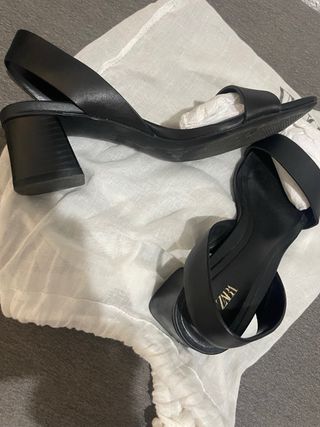 Sandalias Zara Tacón Bajo Talla 35