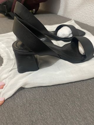 Sandalias Zara Tacón Bajo Talla 35