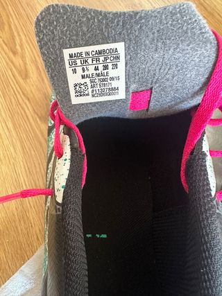 Botas de fútbol sala Adidas.