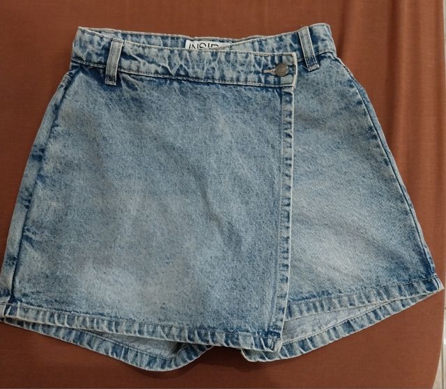 Lote Bershka: Camiseta Blanca y Falda Vaquera