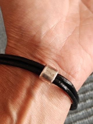 Pulsera Tous cuero Oso espinelas 