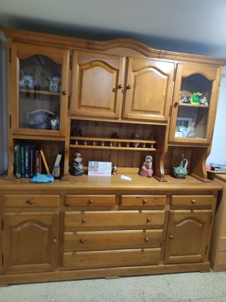Mueble de salón de pino macizo (mesa incluida)