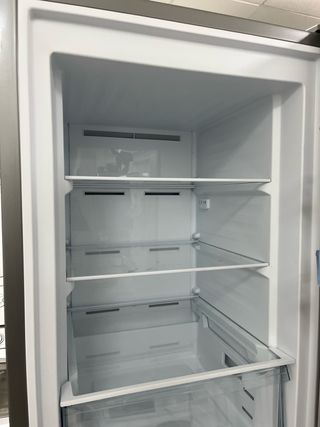 congelador vertical Beko AA no frost