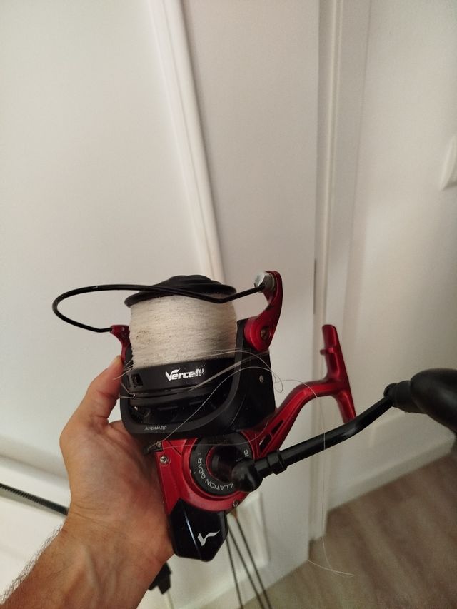 cañas de pesca Vercelli con 2 carretes de calidad.