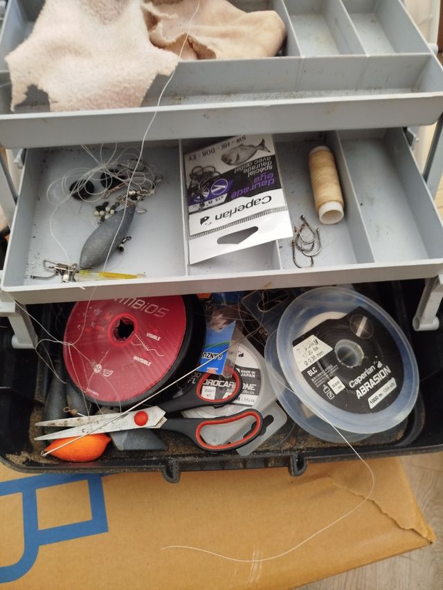 cañas de pesca Vercelli con 2 carretes de calidad.