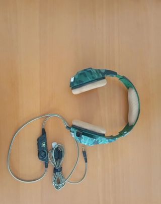 Xbox One S+cable  luz+ 4 Juegos+auriculares gaming
