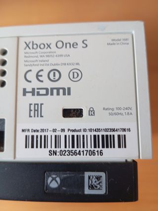 Xbox One S+cable  luz+ 4 Juegos+auriculares gaming
