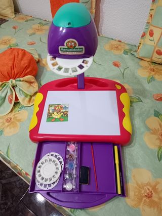 Proyector infantil para dibujar con accesorios