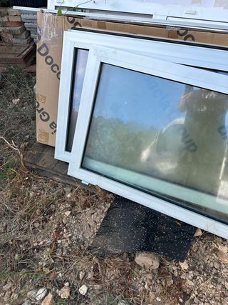 Balconera 2 hojas practicables y ventana superior