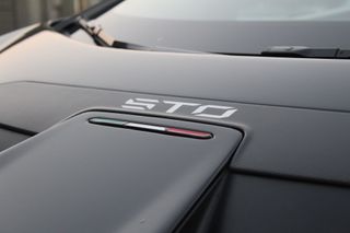 LAMBORGHINI HURACAN STO 640 CV