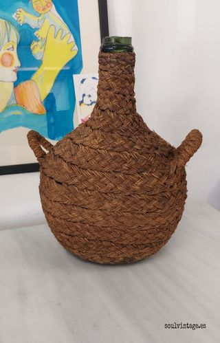 Damajuana antigua de esparto