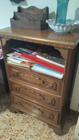 Mobiletto antico in legno