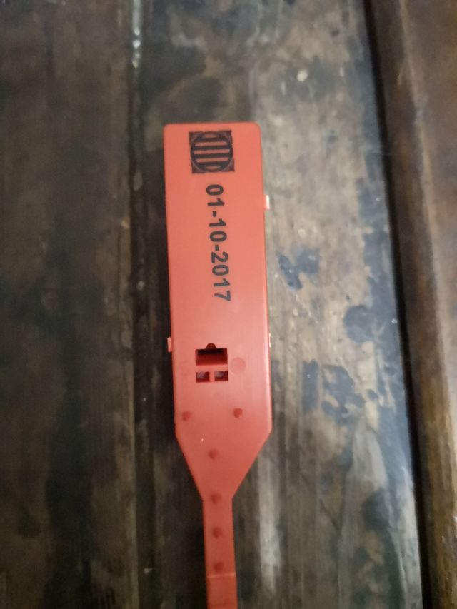 Precinto de seguridad 01-10-2017