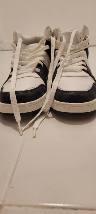 Zapatillas High Top Blancas y Negras