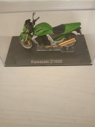 Maqueta Moto Kawasaki Z1000 Verde