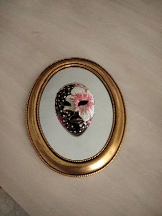 Cuadro Espejo con Máscara Veneciana Dorada