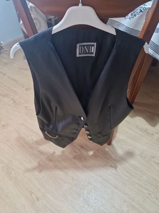 Chaleco de piel negro