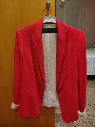 Blazer roja de mujer