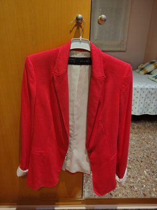 Blazer roja de mujer
