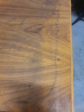 Mesa de comedor de madera