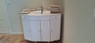 Mueble de baño y espejo