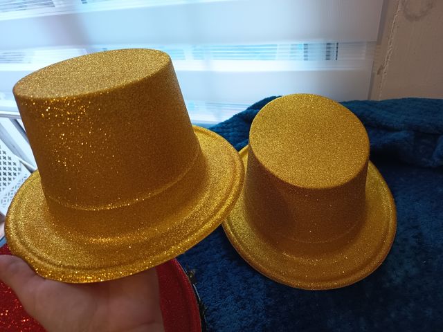 Sombreros de plástico con purpurina