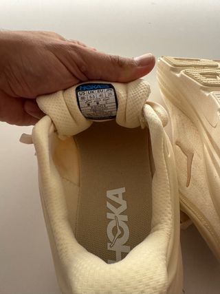 Zapatilla Hoka Bondi 9 Beige/Dorado